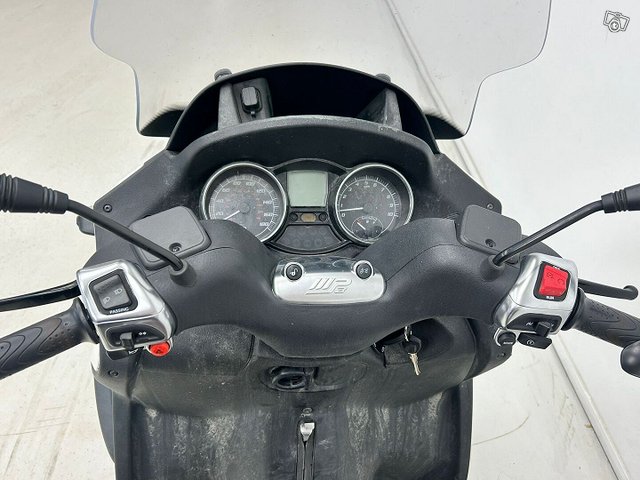 Piaggio MP3 2