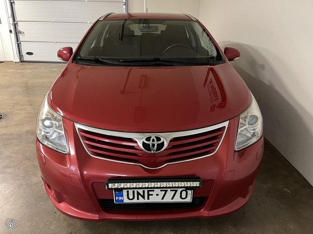 Toyota Avensis 6