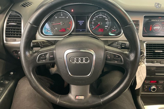 AUDI Q7 16