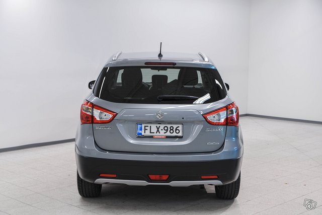 Suzuki SX4 S-Cross 6