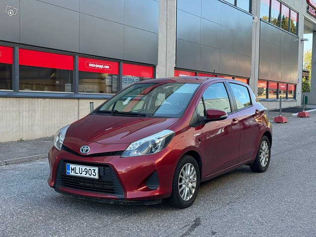 Toyota Yaris 1