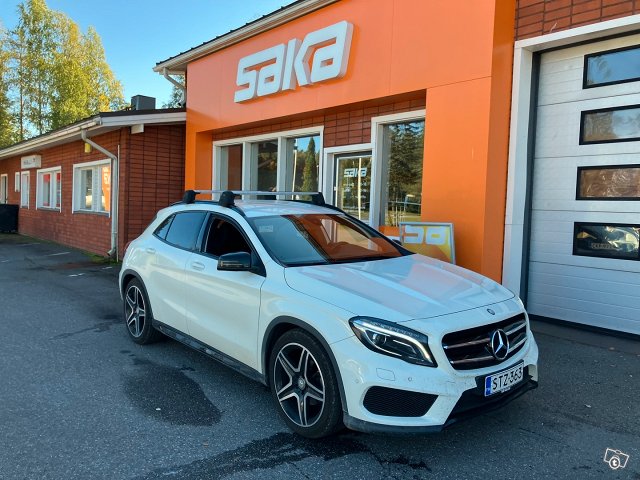 Mercedes-Benz GLA 1