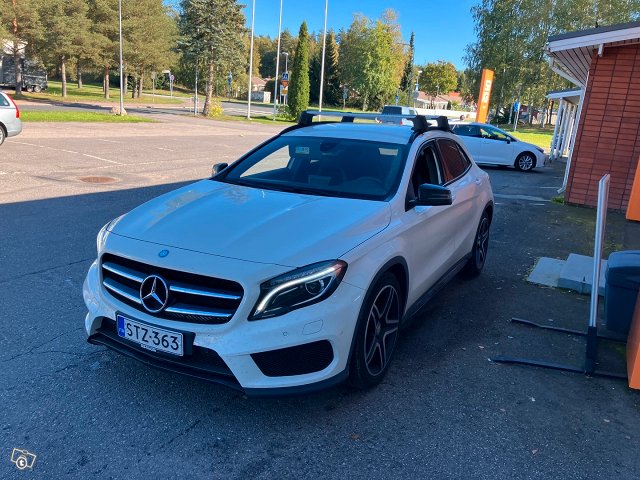 Mercedes-Benz GLA 6