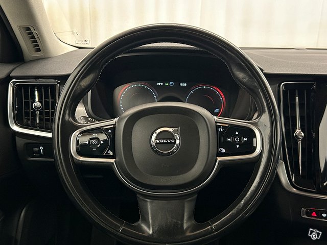 Volvo V90 20