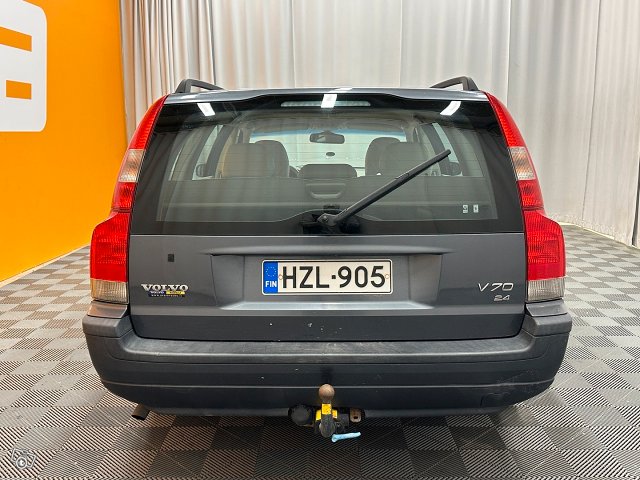 Volvo V70 4