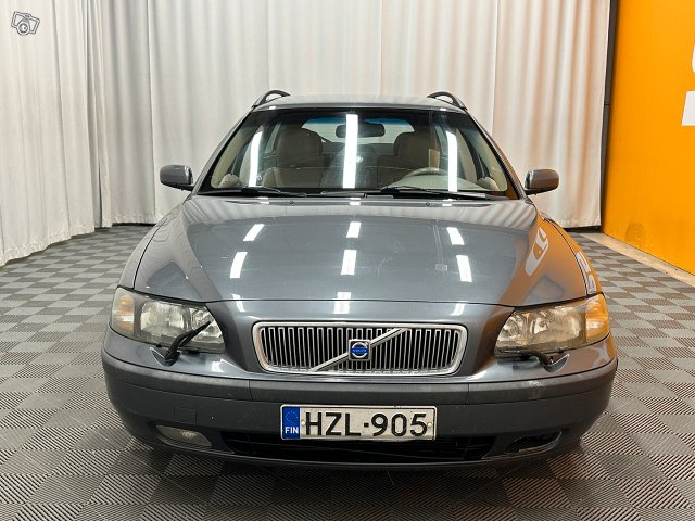 Volvo V70 24