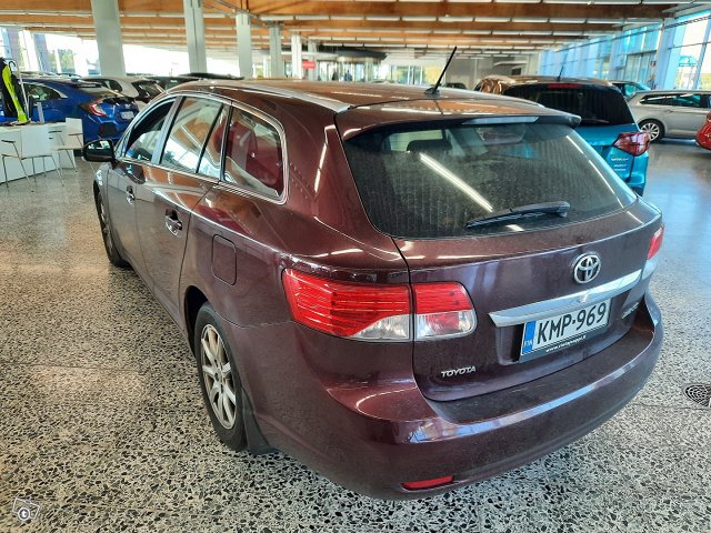 Toyota Avensis 4