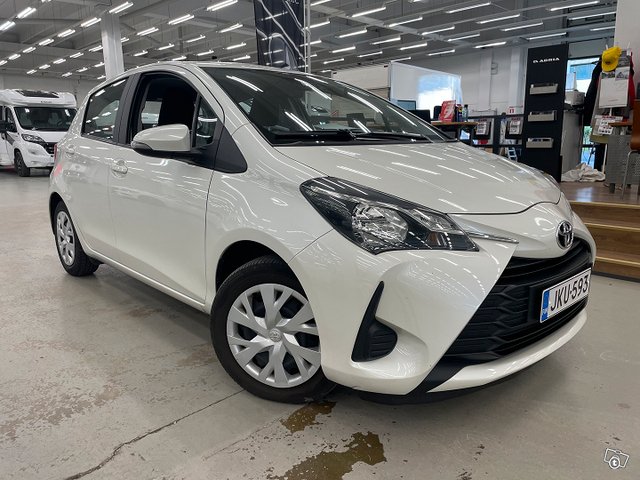 Toyota Yaris 1