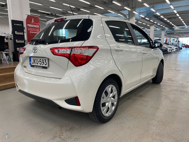 Toyota Yaris 4