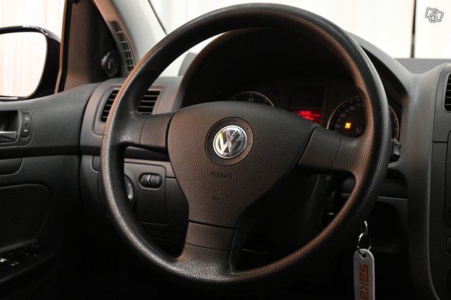 Volkswagen Golf 13