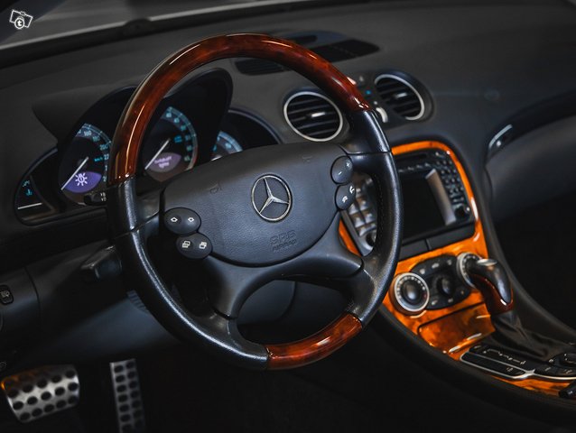 Mercedes-Benz SL 9