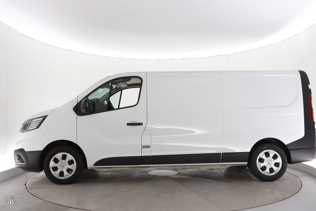 Renault Trafic 8