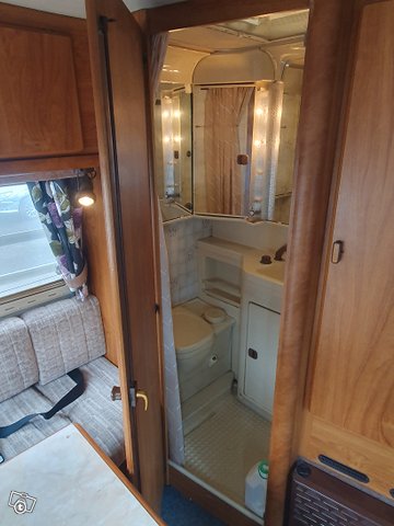 HYMER CAMP46 TALENTO Tämä 89Eur kk 23