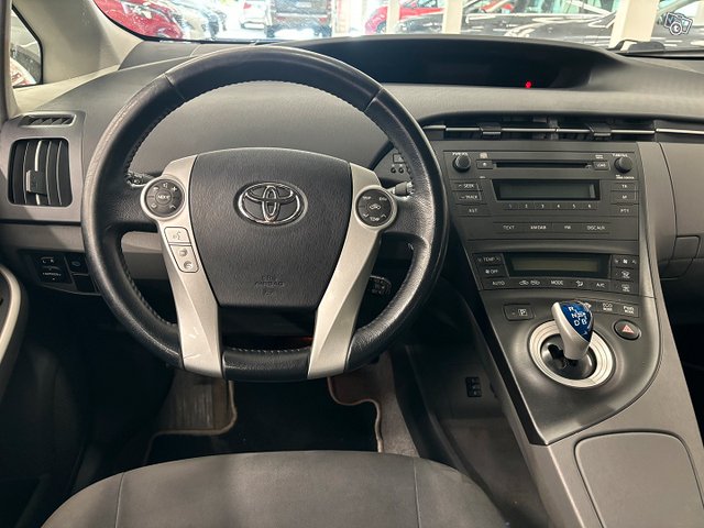 Toyota Prius 11