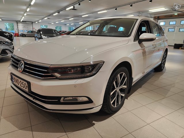 Volkswagen Passat 1