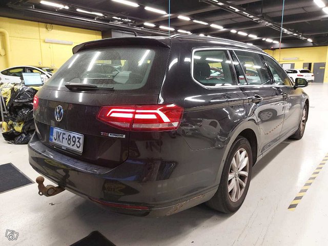 Volkswagen Passat 2