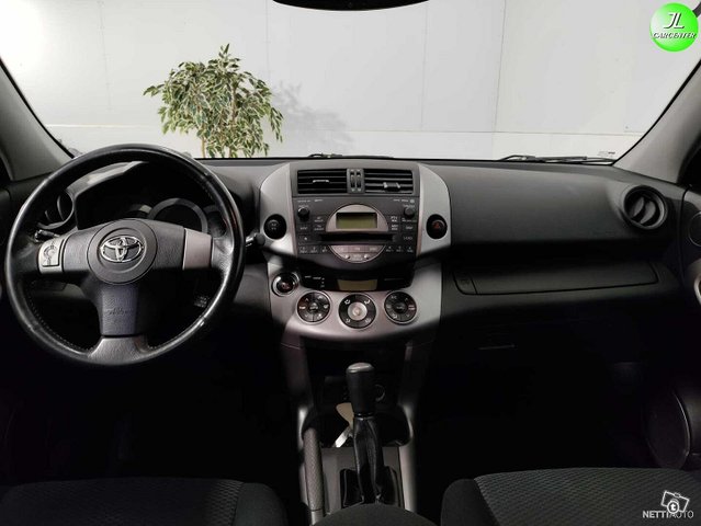 Toyota RAV4 11