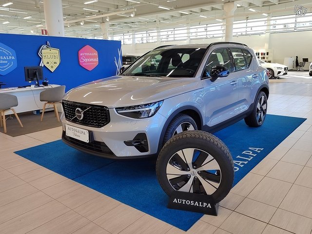 VOLVO XC40 2