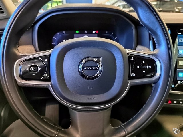 VOLVO V90 Cross Country 6