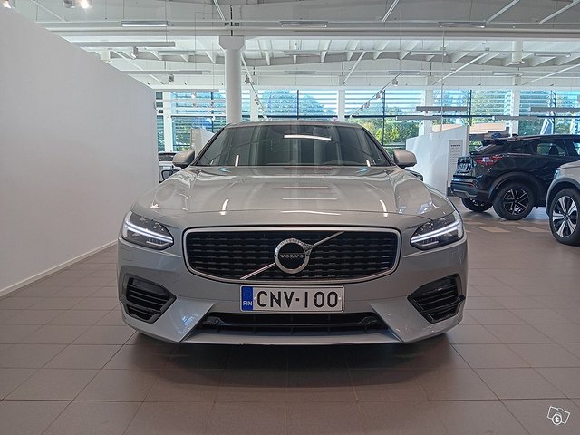 VOLVO S90 2