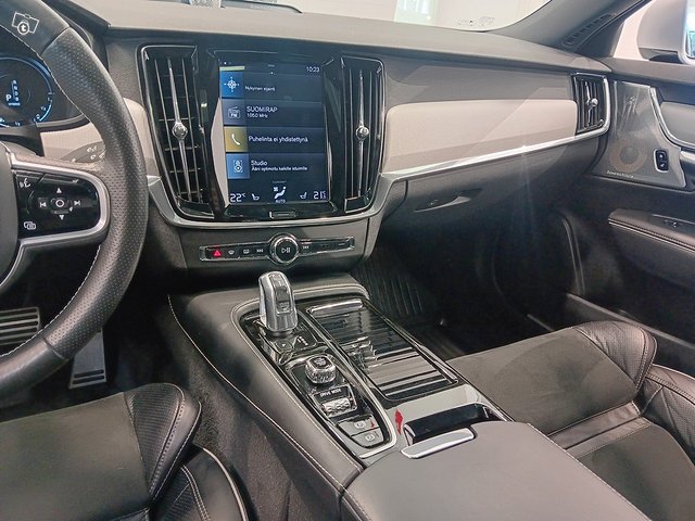 VOLVO S90 13