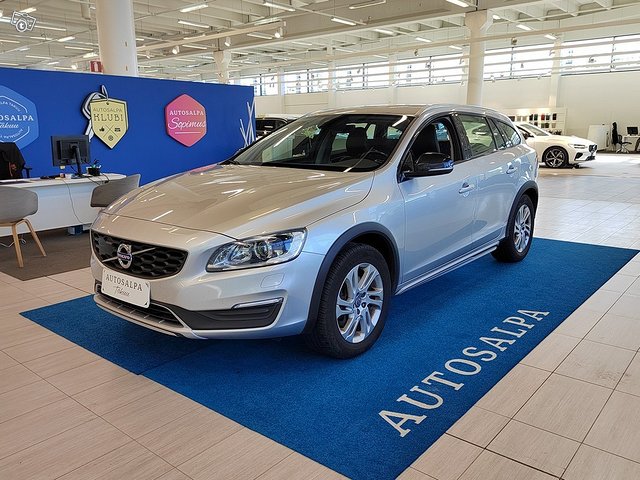 VOLVO V60 Cross Country