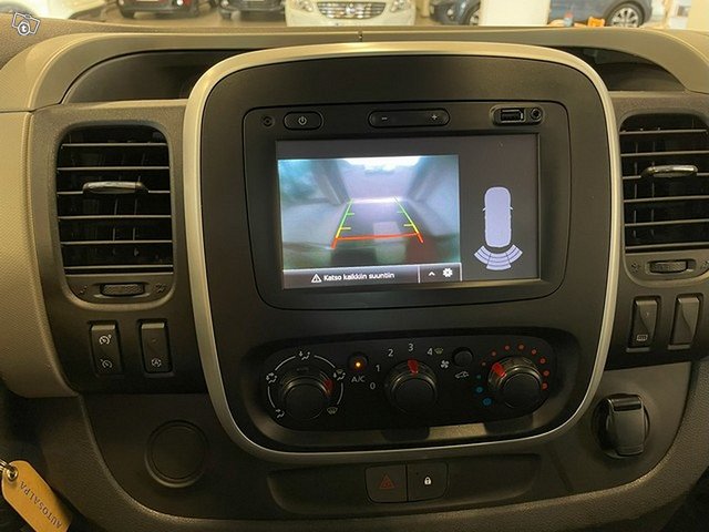 NISSAN NV300 11