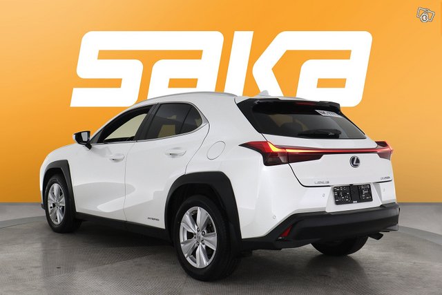 Lexus UX 5