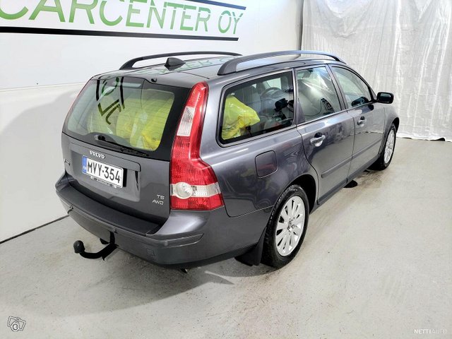 Volvo V50 3