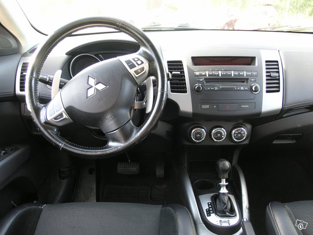 Mitsubishi Outlander 13