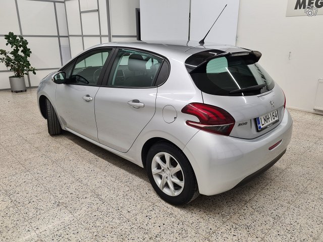 PEUGEOT 208 3