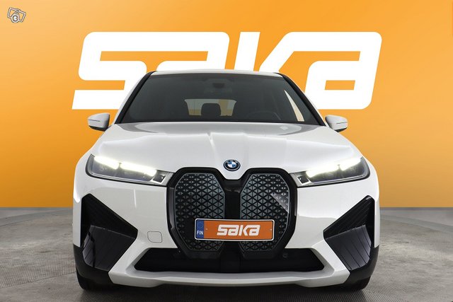 BMW IX 2