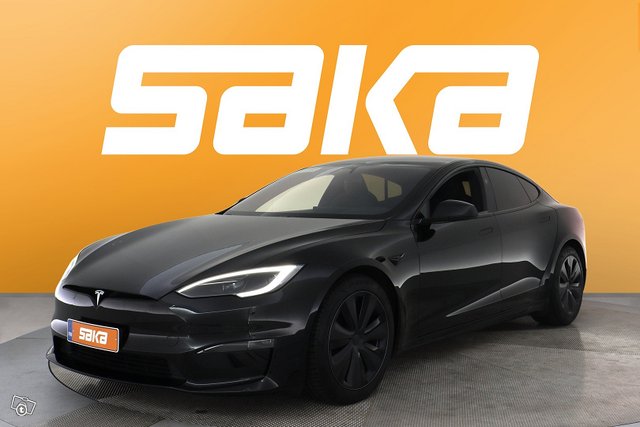 Tesla Model S 4