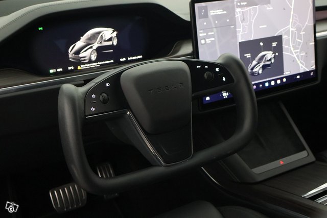 Tesla Model S 11