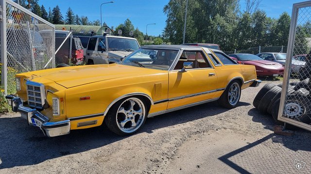 Ford Thunderbird 1