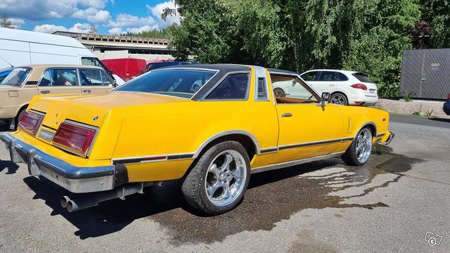 Ford Thunderbird 8