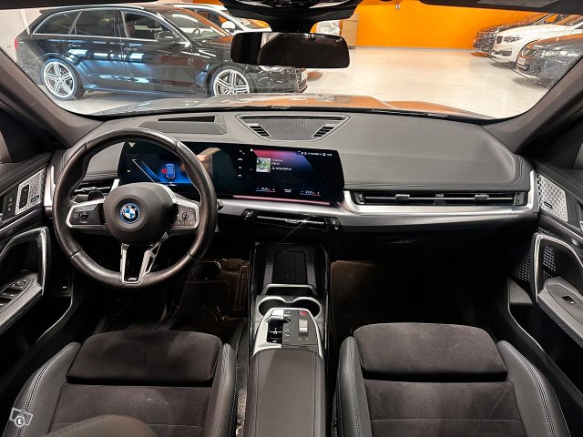 BMW IX1 4