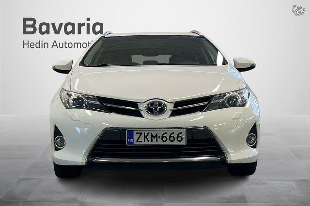 Toyota Auris 4