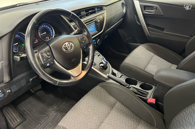 Toyota Auris 7