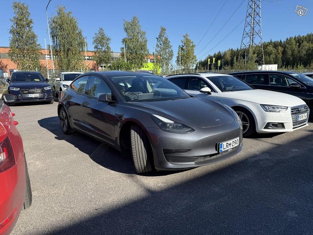 Tesla Model 3 2