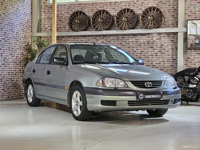 Toyota Avensis 4