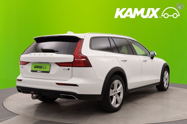 Volvo V60 Cross Country 4