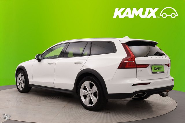 Volvo V60 Cross Country 5