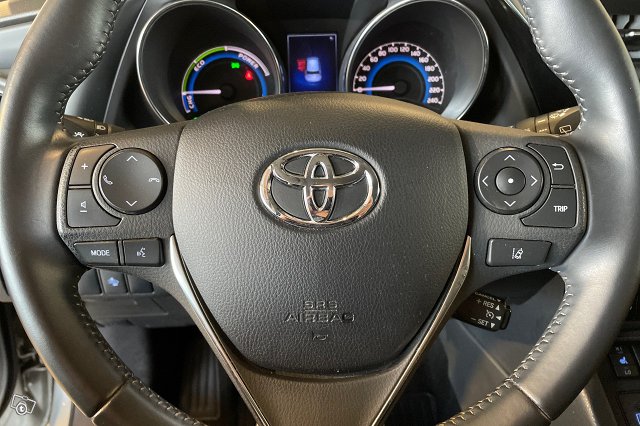 TOYOTA Auris 12