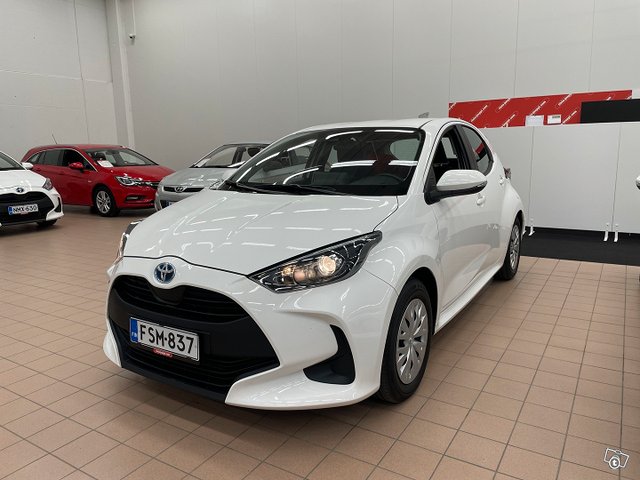 Toyota Yaris 1