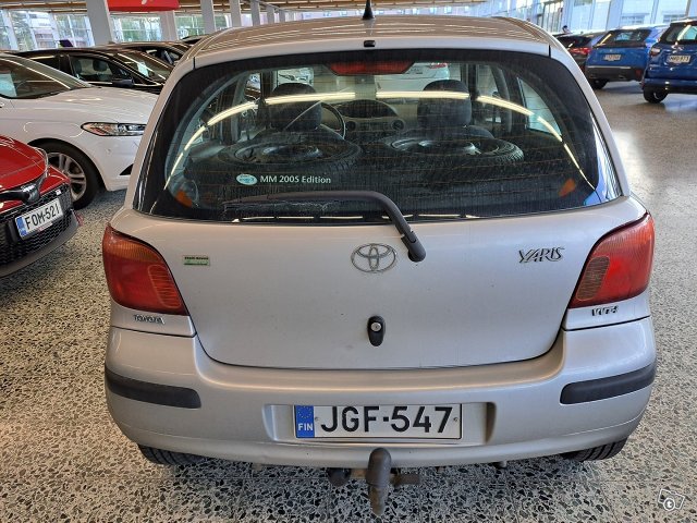 Toyota Yaris 5