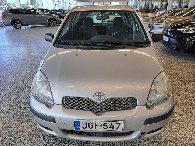 Toyota Yaris 6