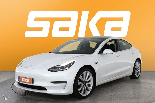 Tesla Model 3 4