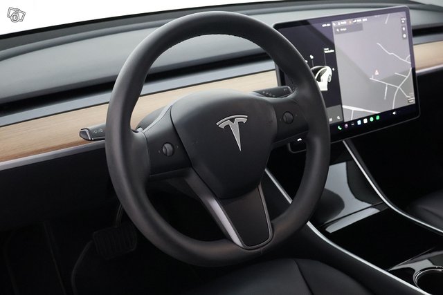 Tesla Model 3 11