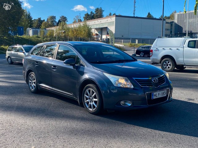 Toyota Avensis 1